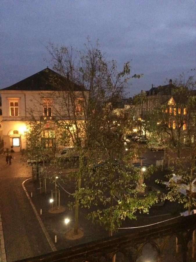 Appartement Coeur De Ville Chinon Bagian luar foto