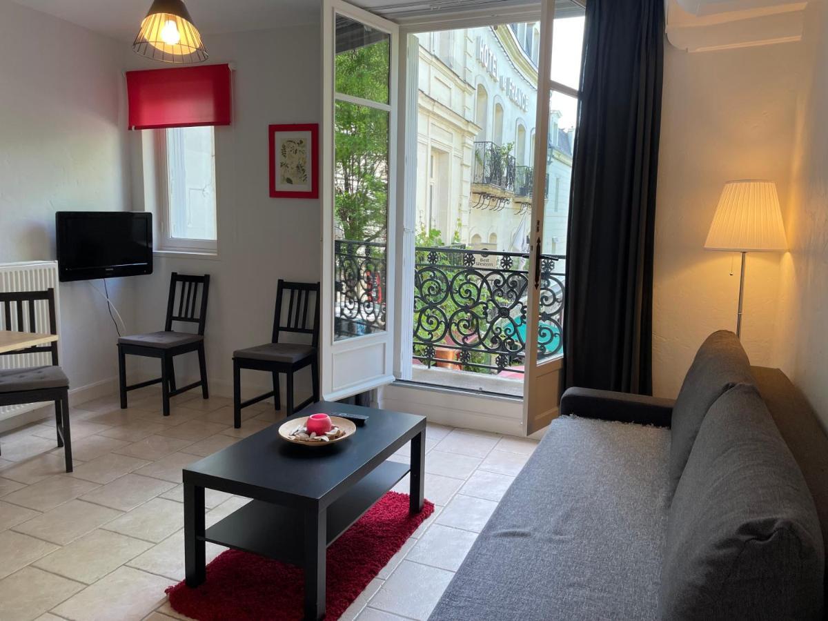 Appartement Coeur De Ville Chinon Bagian luar foto